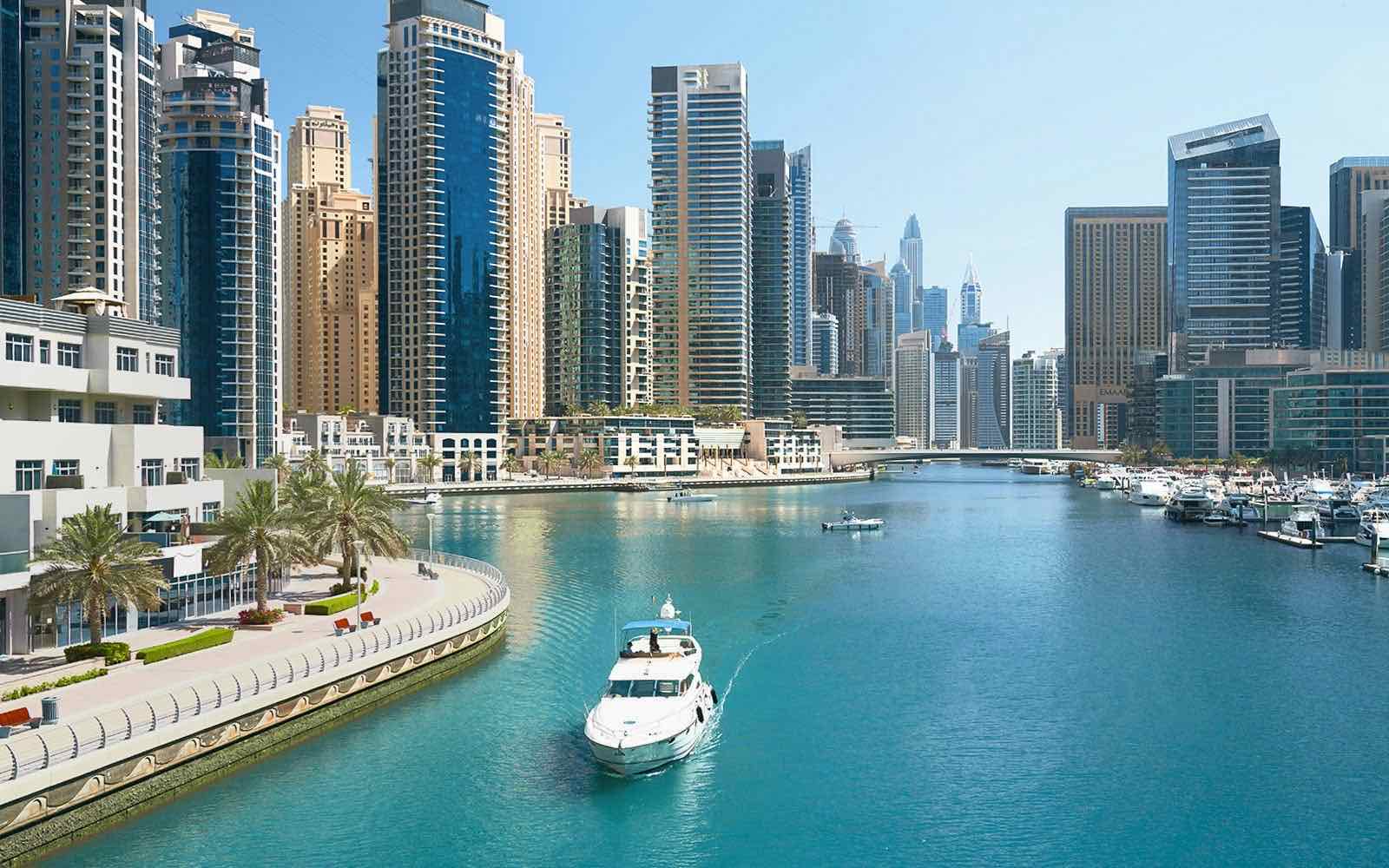 Dubai Marina Yacht Cruise, Dubai