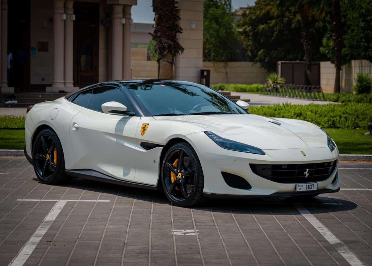Ferrari Portofino, luxury car rental in Dubai