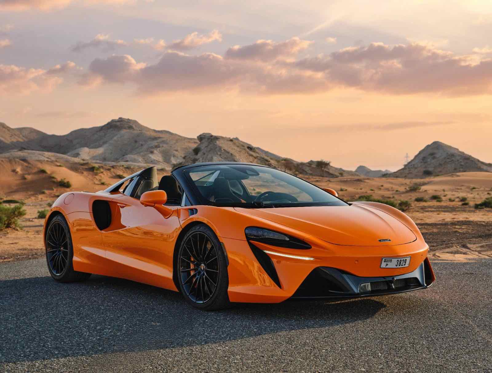 McLaren Artura Spyder, luxury car rental in Dubai