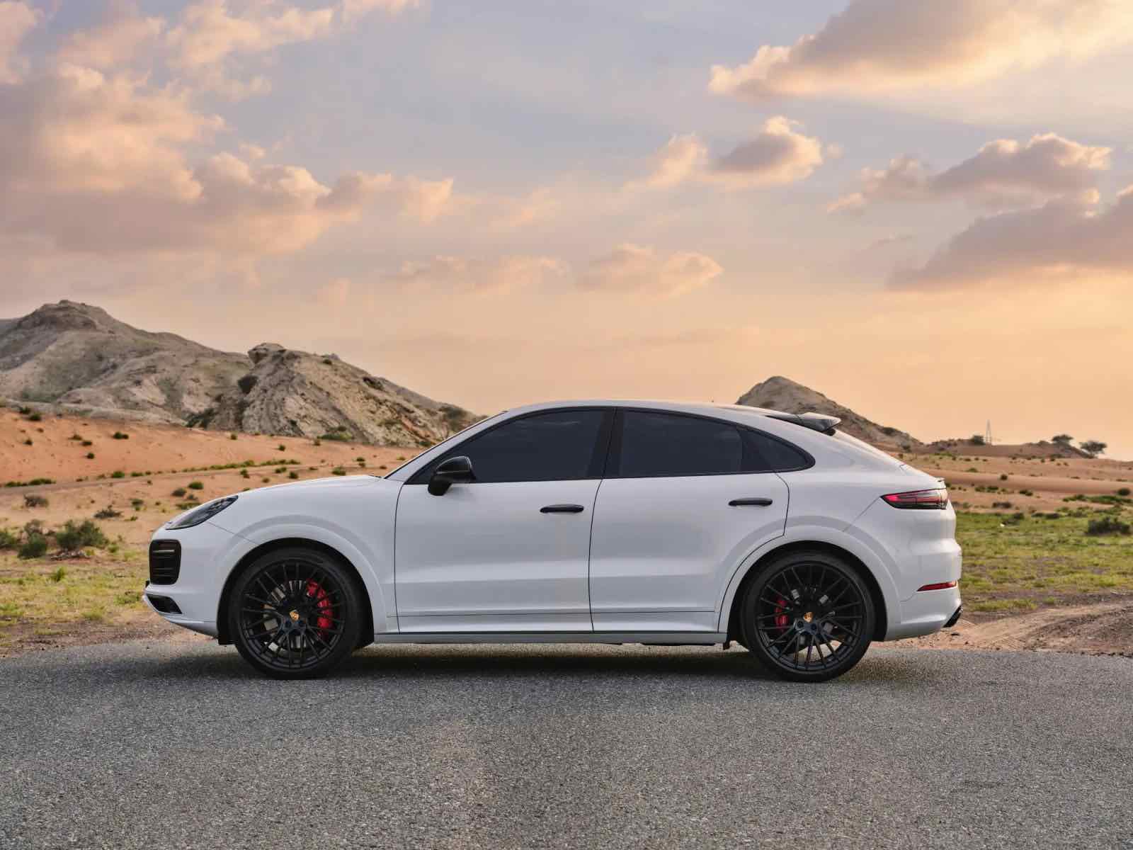 Porsche Cayenne, luxury car rental in Dubai, photo 2