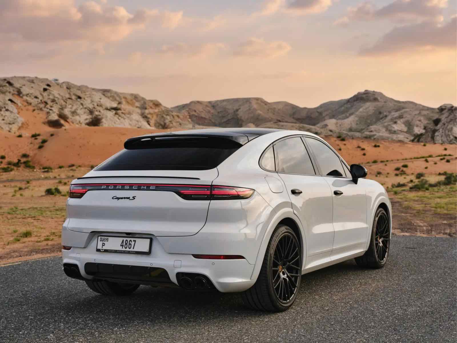 Porsche Cayenne, luxury car rental in Dubai, photo 3