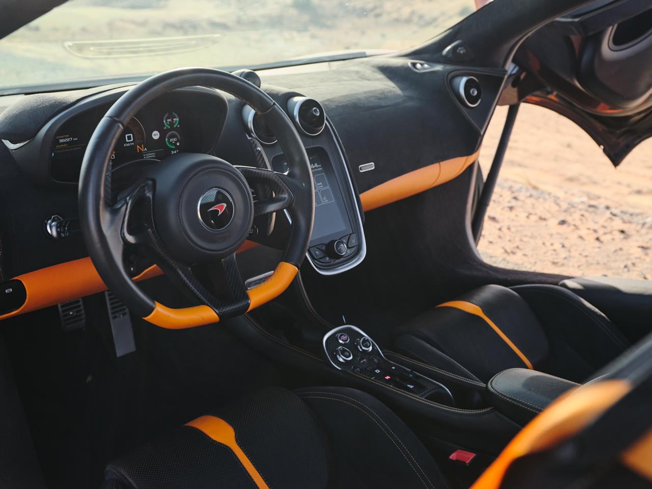 McLaren 570S Spyder for rent in Dubai, photo 3