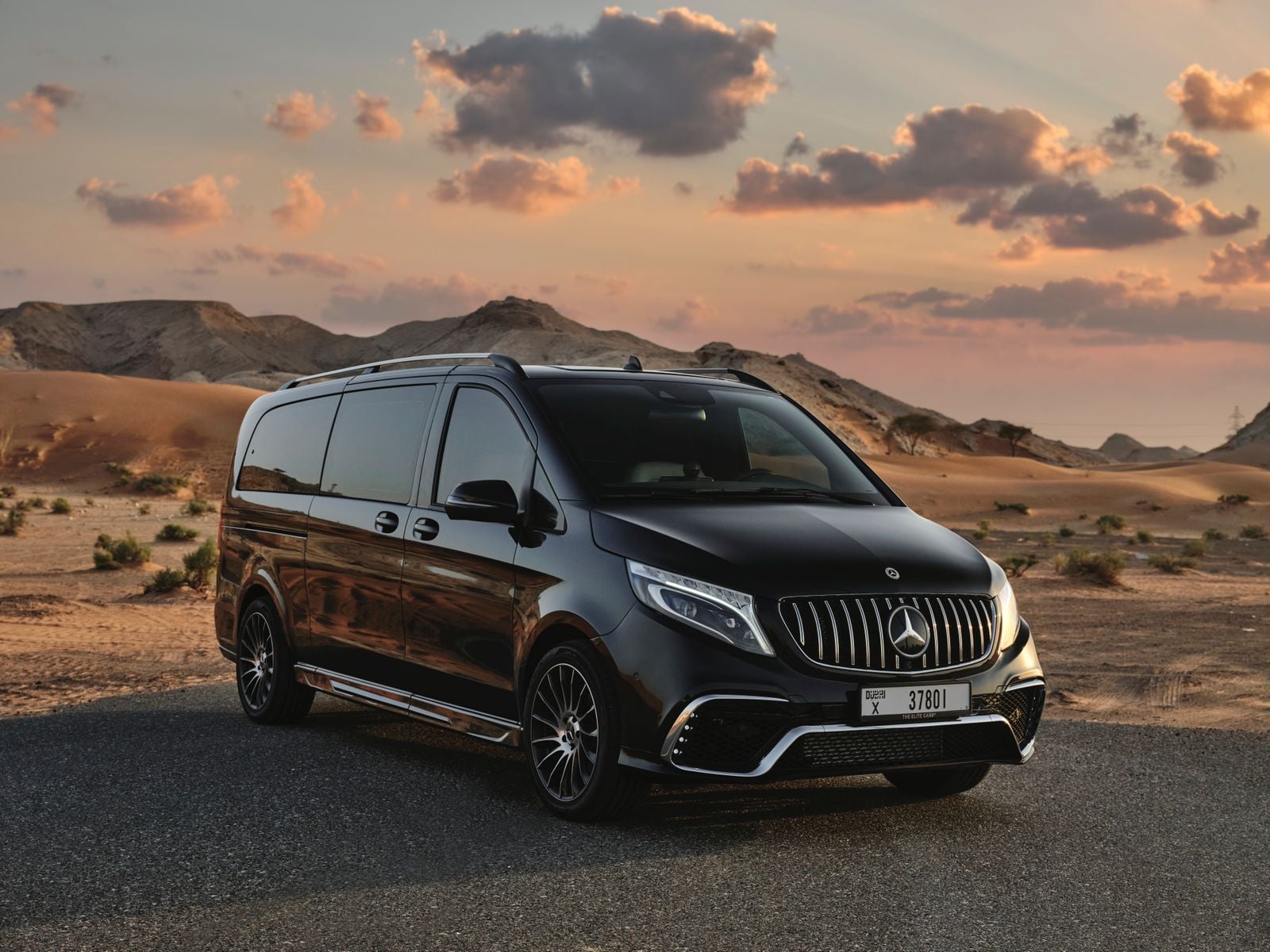 Mercedes V250 VIP Line, luxury car rental in Dubai