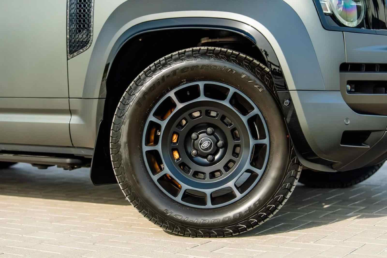 Defender OCTA for rent in Dubai, photo 7