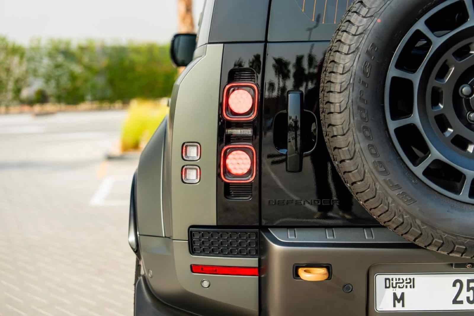Defender OCTA for rent in Dubai, photo 8