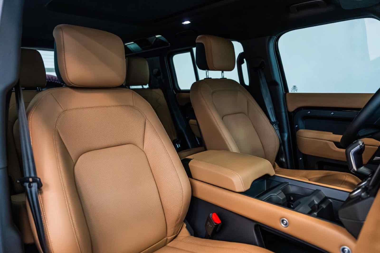 Range Rover Defender for rent in Dubai, photo 4