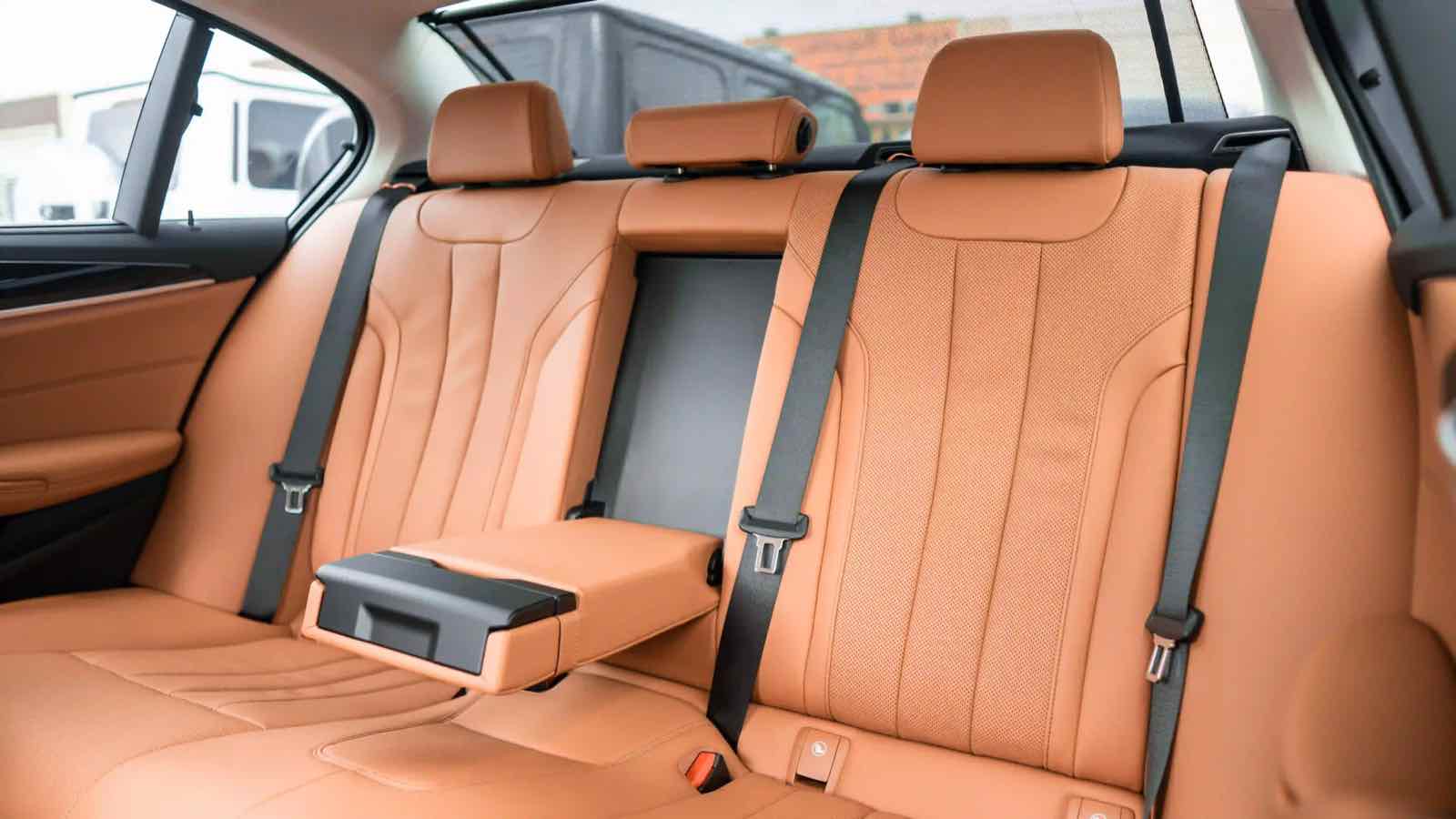 Rent BMW 520i in Dubai for rent in Dubai, photo 5