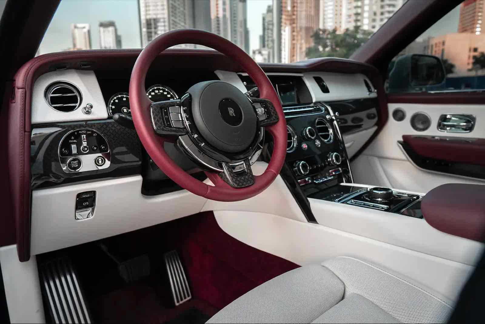 Rent Rolls Royce Cullinan Dubai White for rent in Dubai, photo 4