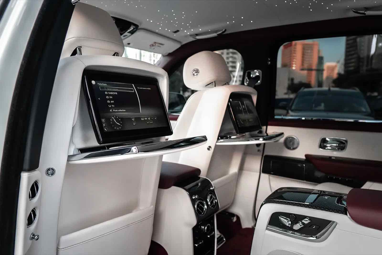 Rent Rolls Royce Cullinan Dubai White for rent in Dubai, photo 5