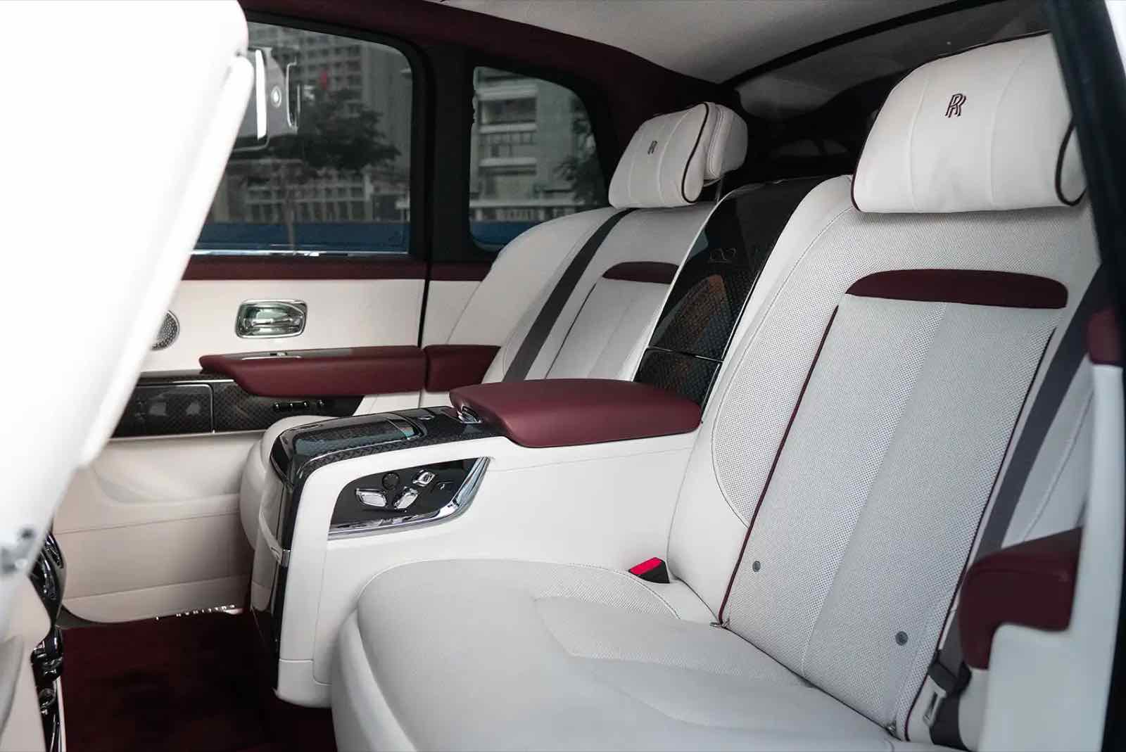 Rent Rolls Royce Cullinan Dubai White for rent in Dubai, photo 6
