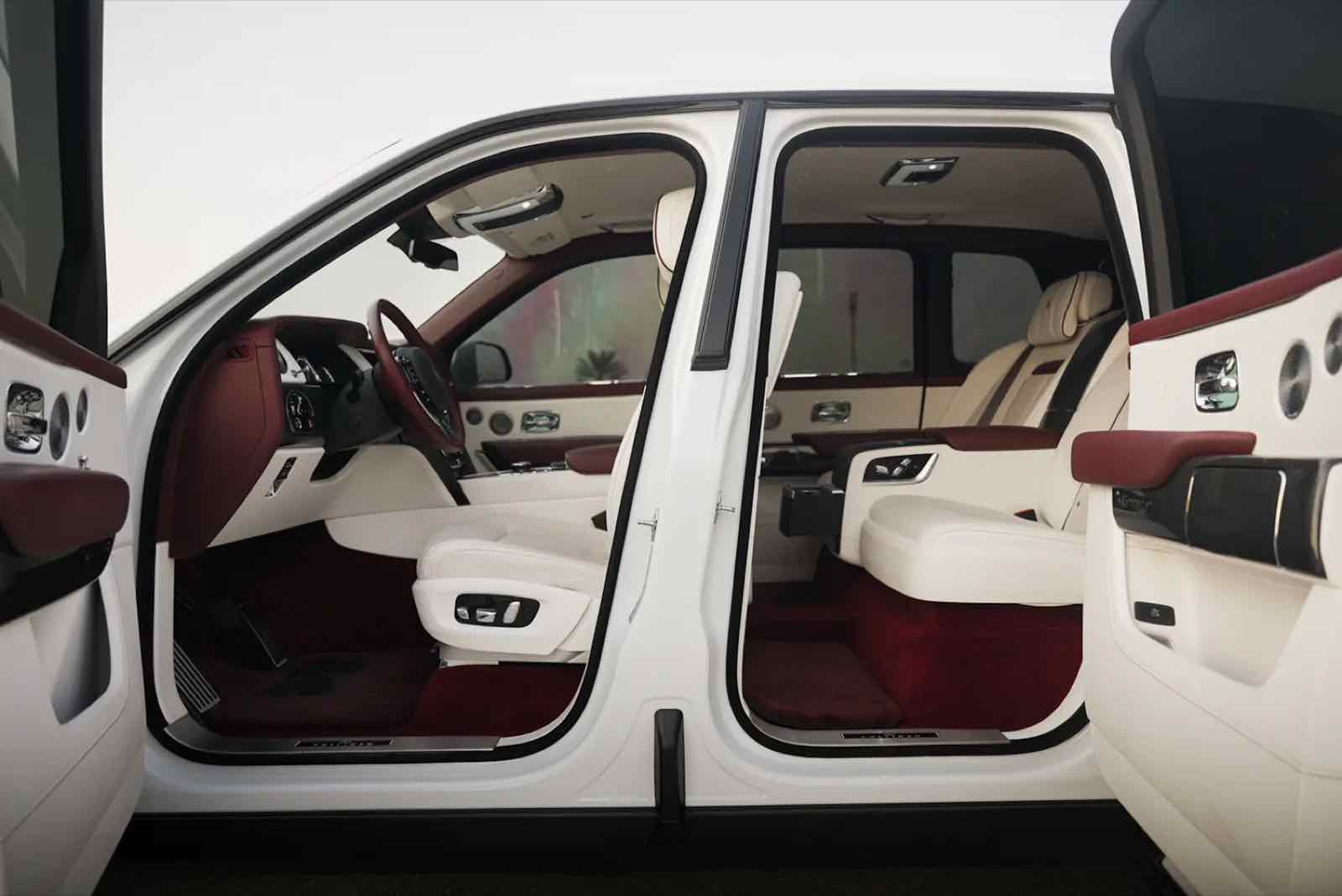 Rent Rolls Royce Cullinan Dubai White for rent in Dubai, photo 8