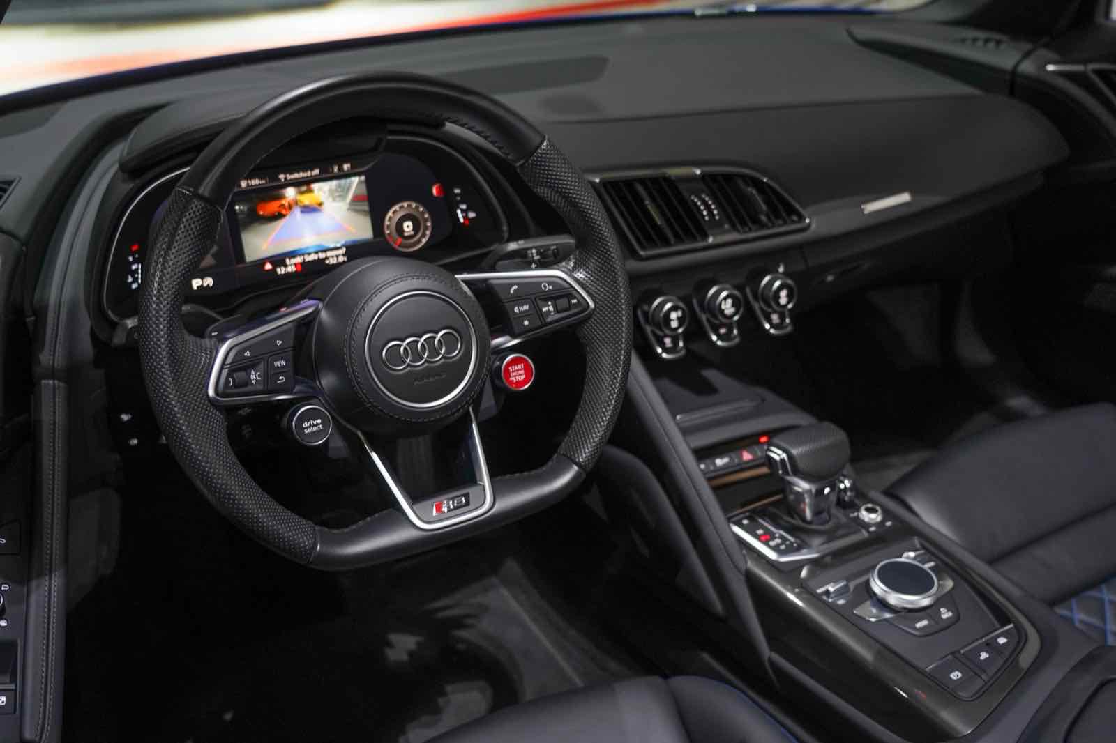 Audi R8 Spyder (V10) for rent in Dubai, photo 3