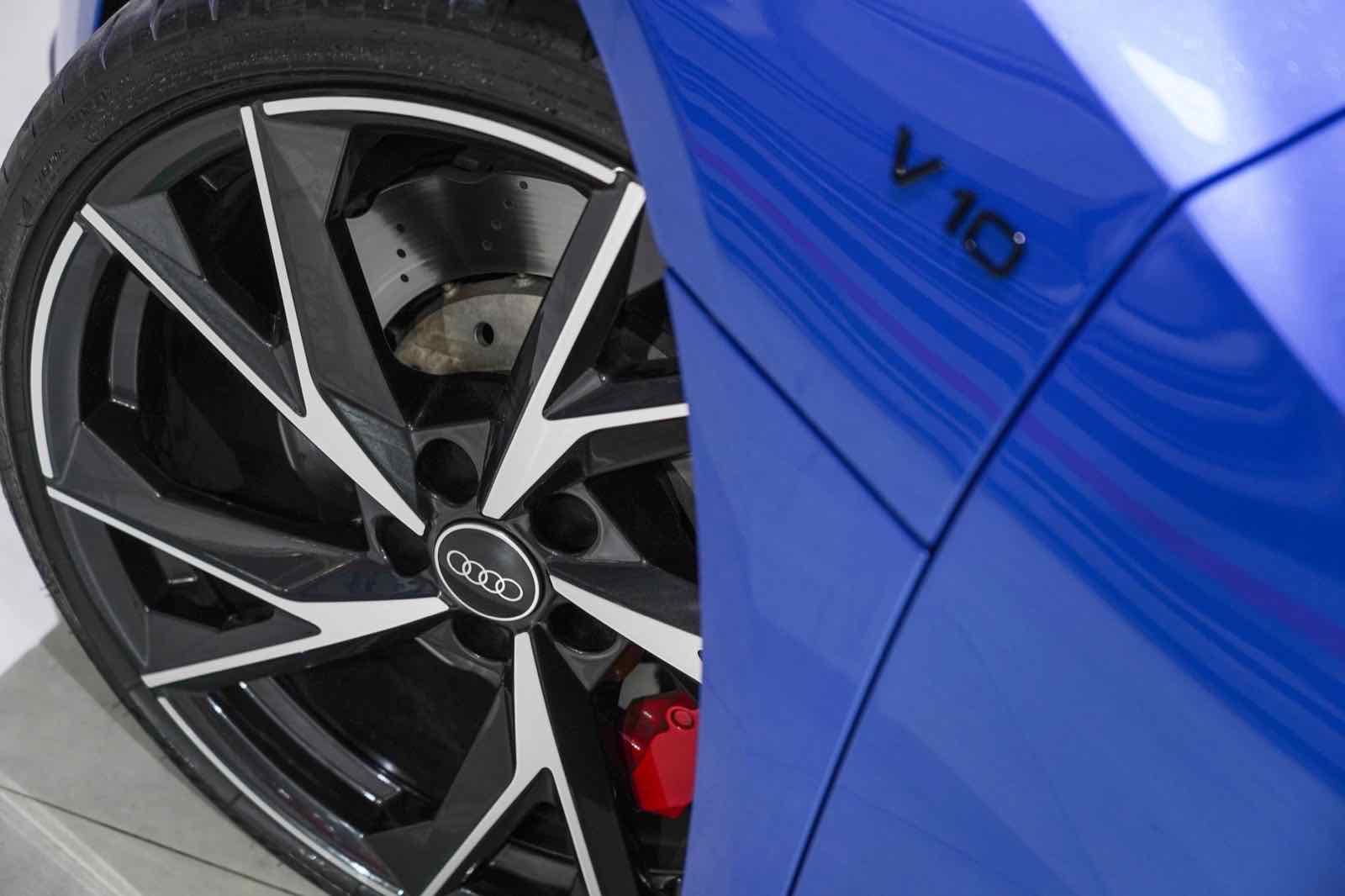Audi R8 Spyder (V10) for rent in Dubai, photo 6