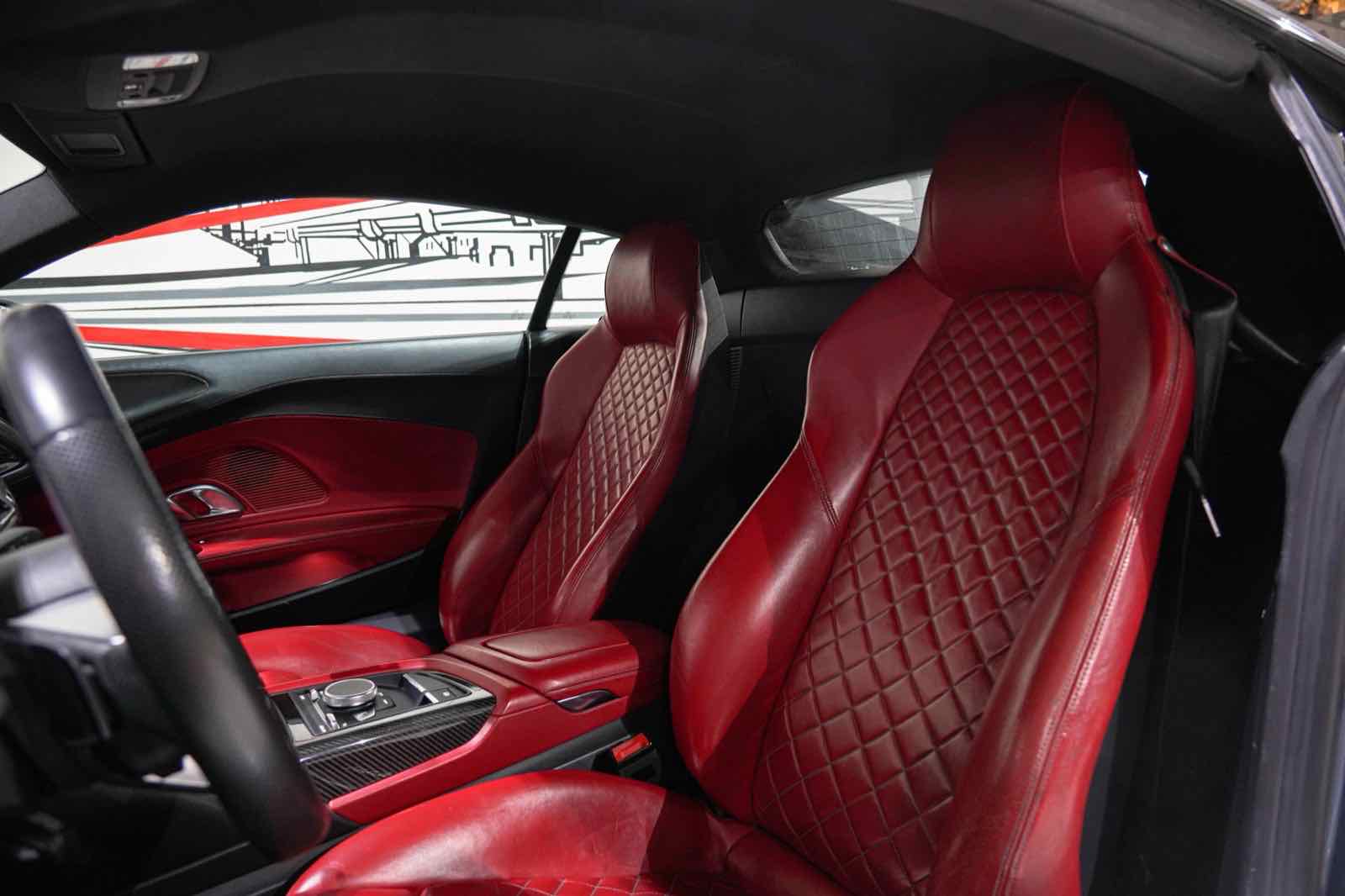 Audi R8 (V10) for rent in Dubai, photo 4