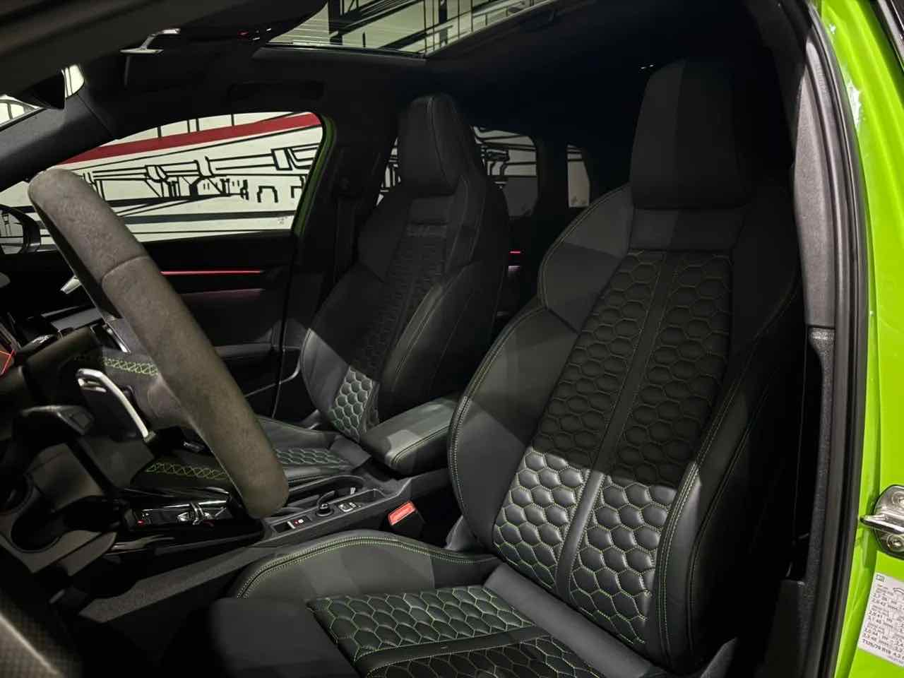 Audi RS 3 Station for rent in Dubai, photo 4