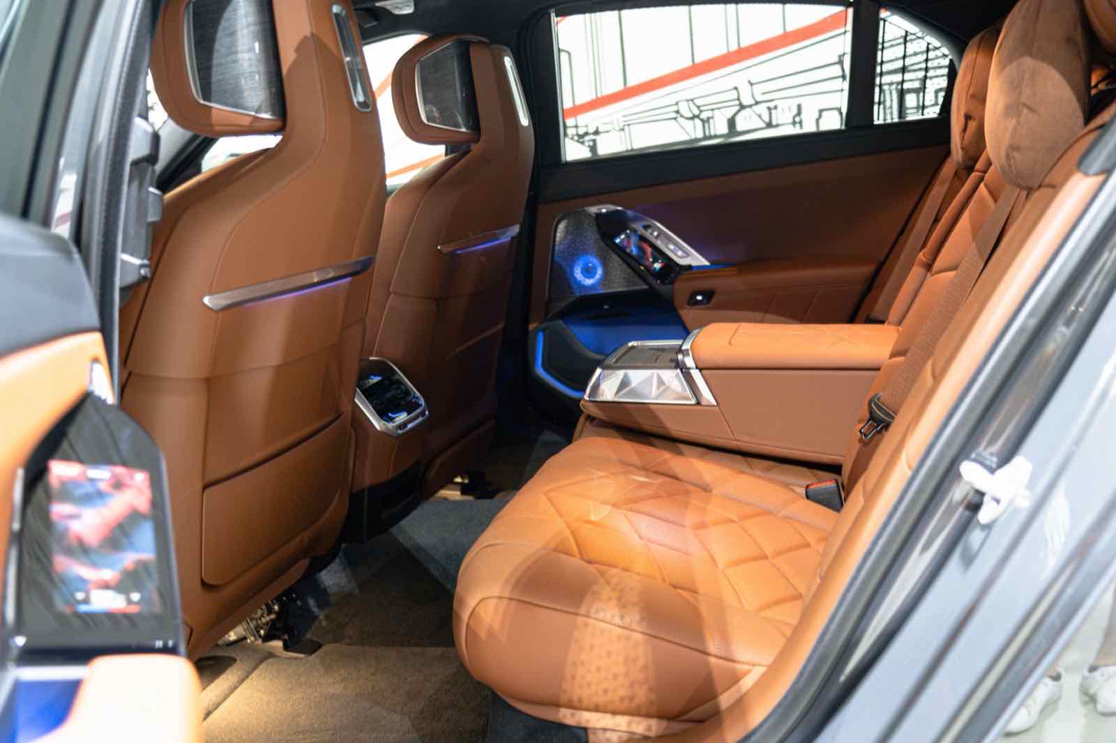 BMW 740i for rent in Dubai, photo 4