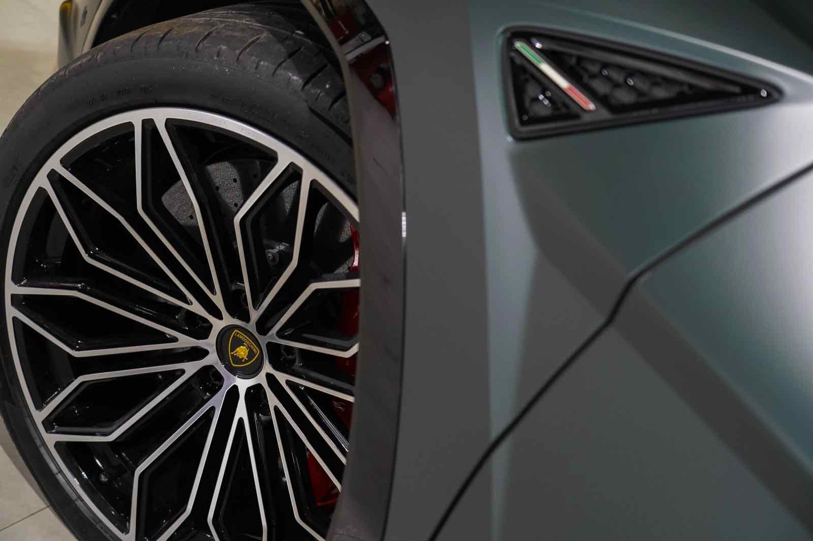 Lamborghini Urus SE (Hybrid) for rent in Dubai, photo 7