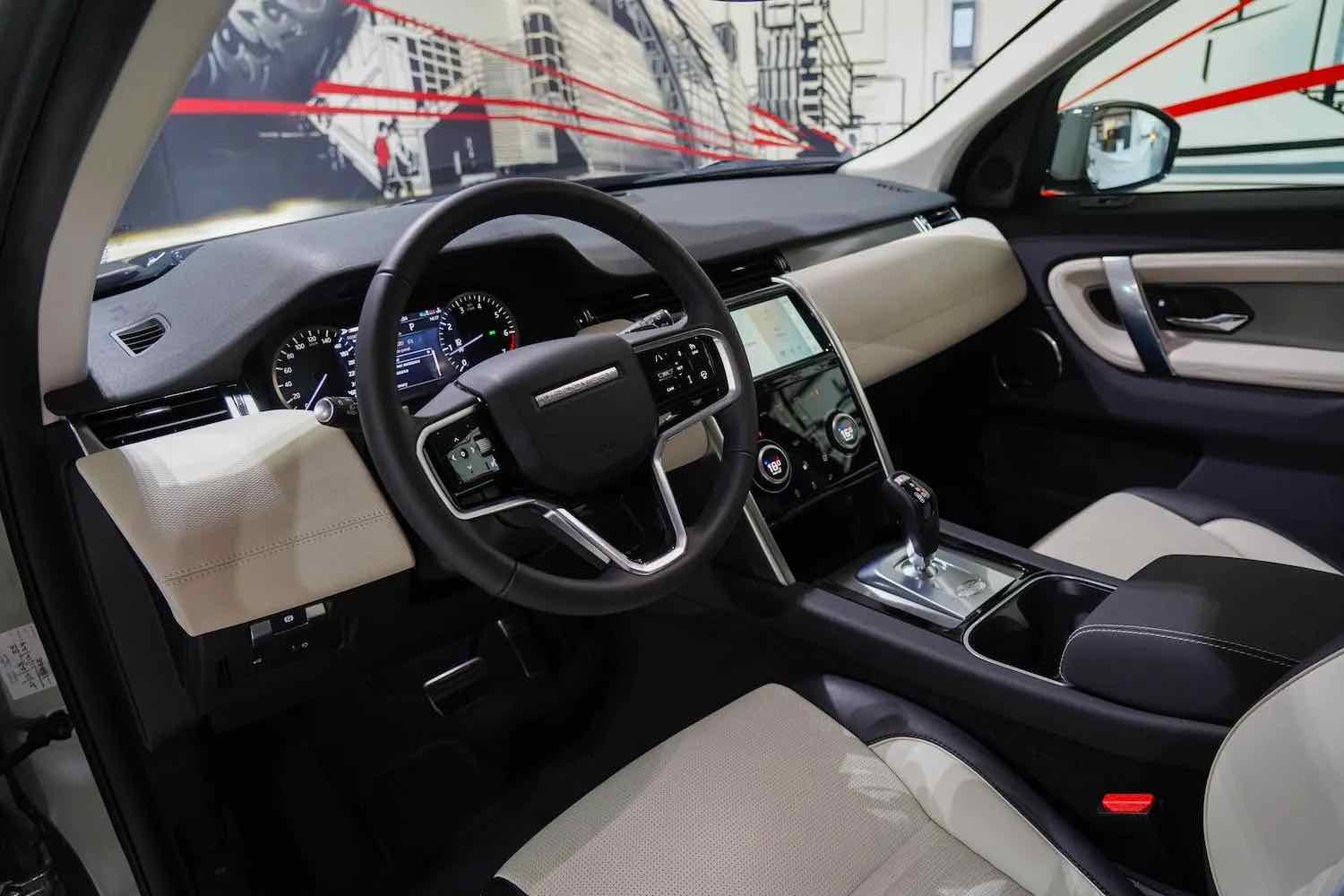 Land Rover Discovery Sport R Dynamic for rent in Dubai, photo 3