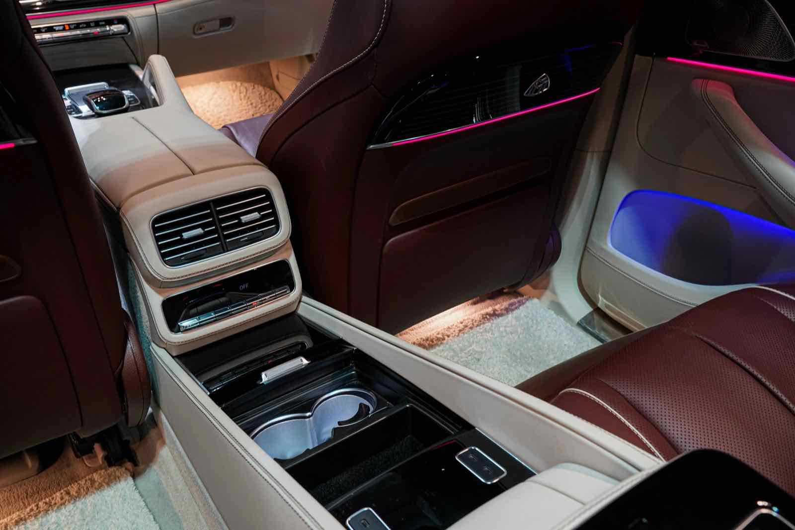 Mercedes GLS 600 MAYBACH for rent in Dubai, photo 7