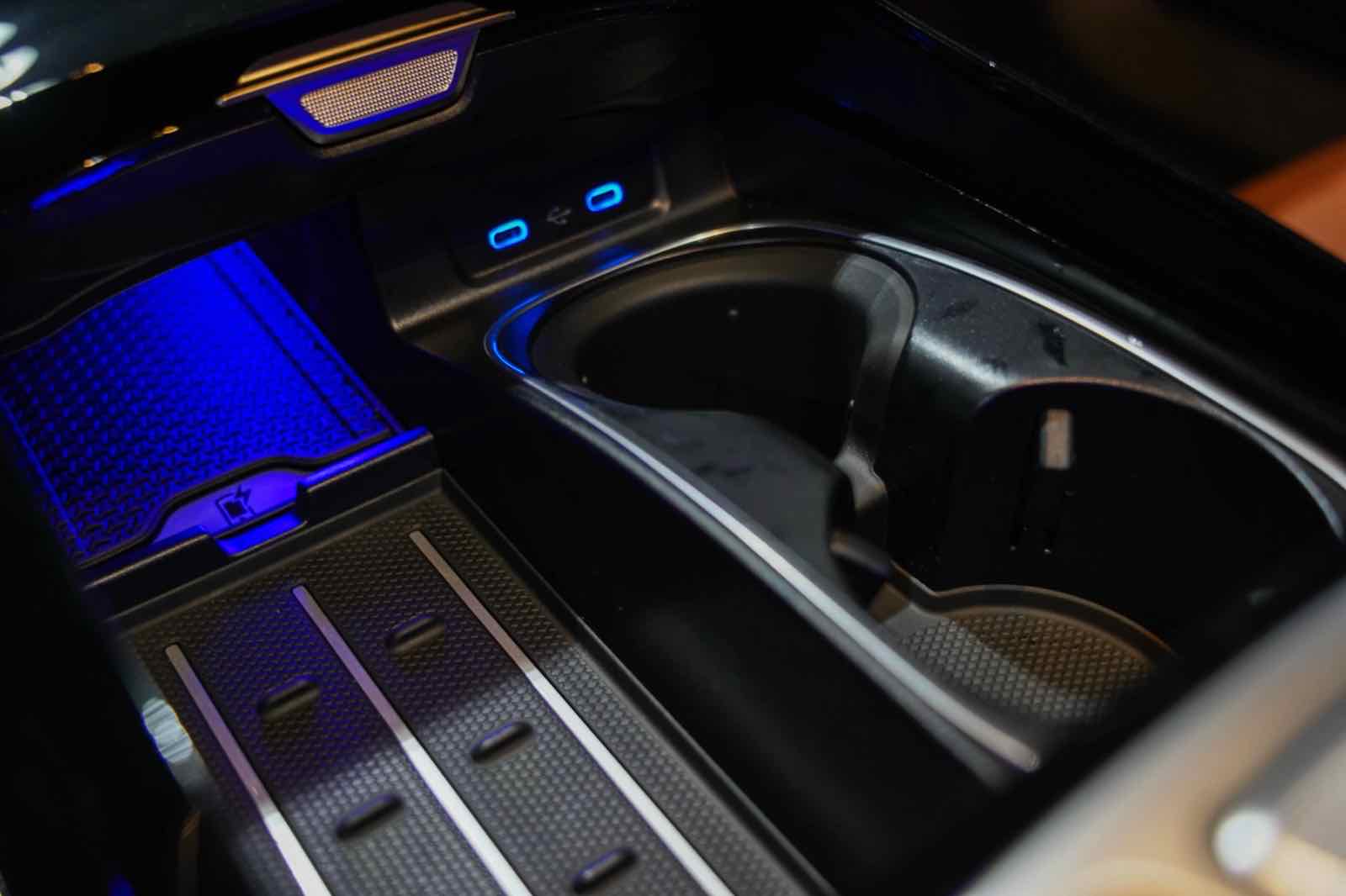 Mercedes S500 4MATIC (Hybrid) for rent in Dubai, photo 7