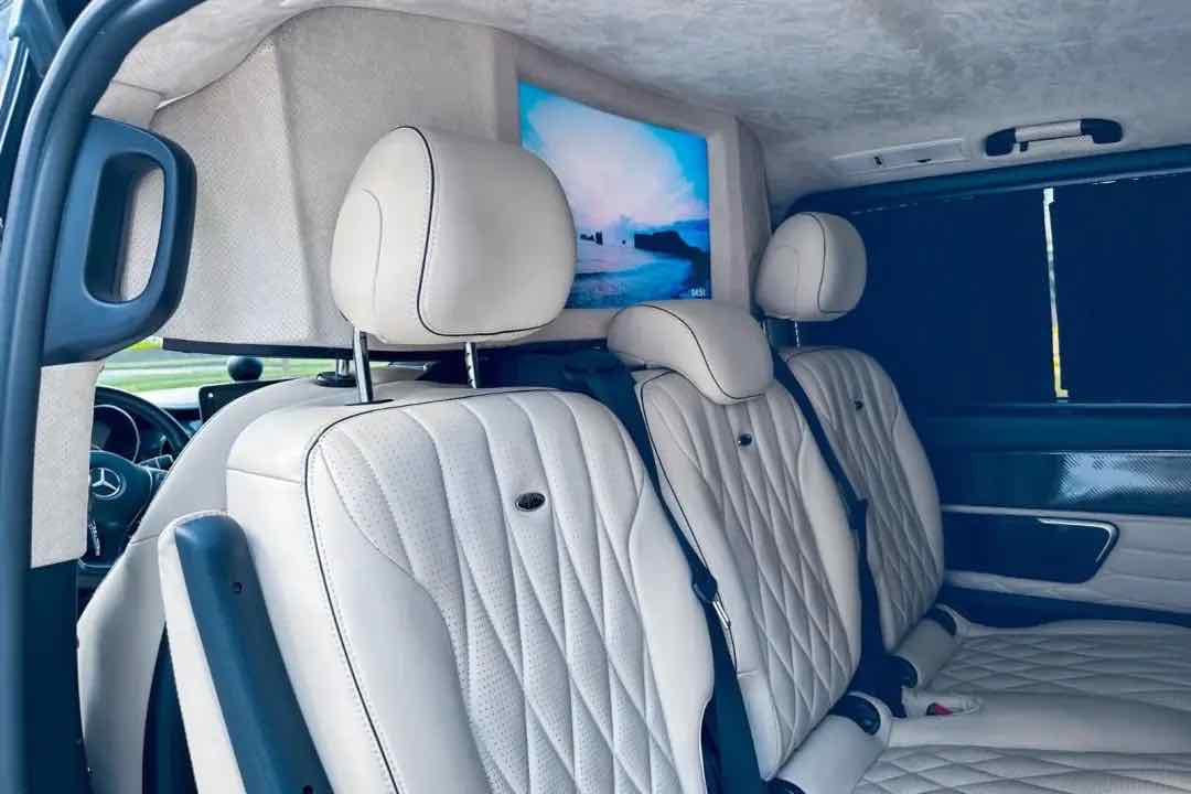 Mercedes V250 for rent in Dubai, photo 2