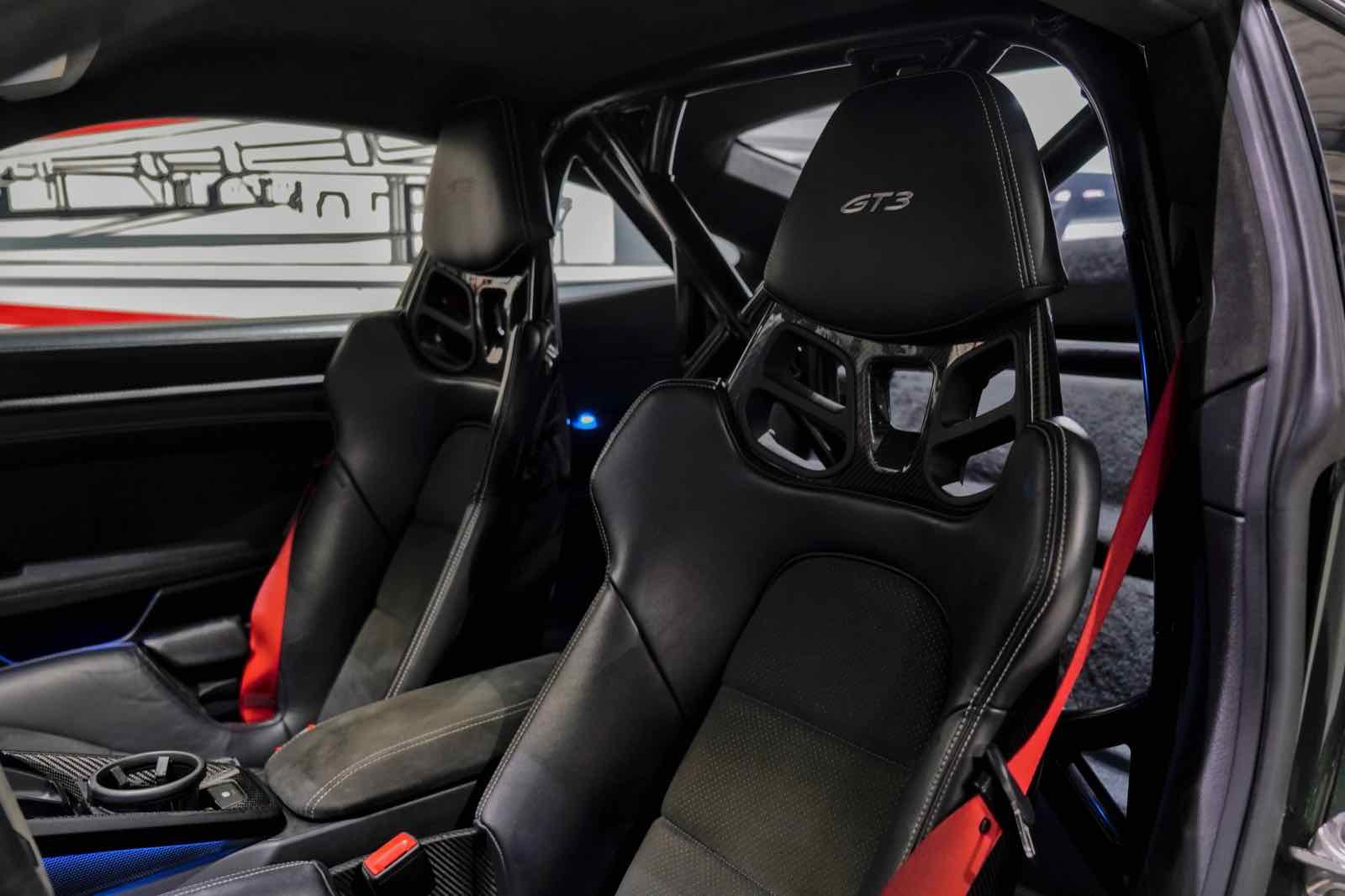 Porsche 911 GT3 Weissach for rent in Dubai, photo 5