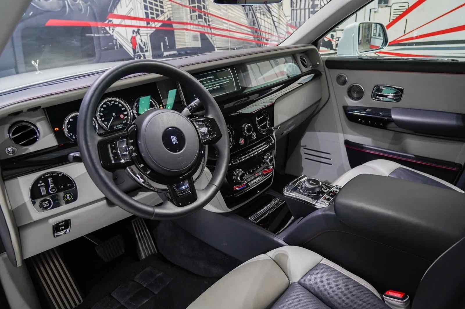 Rolls Royce Phantom Series II for rent in Dubai, photo 3