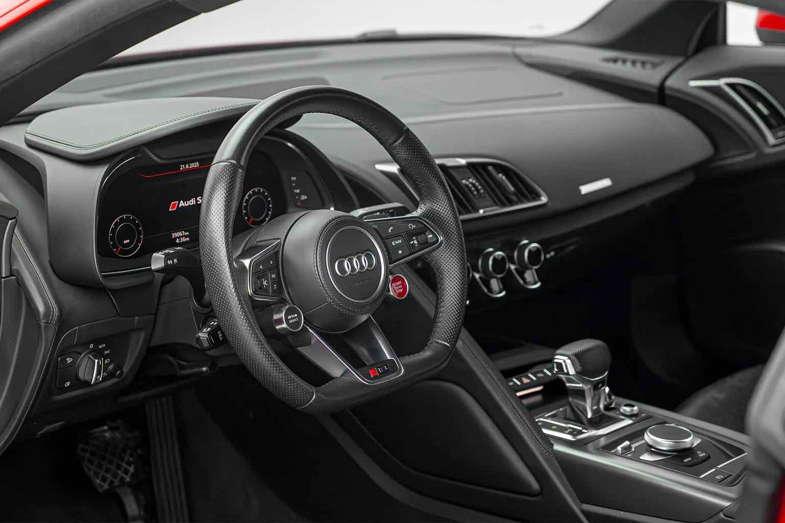Audi R8 V10 Spyder for rent in Dubai, photo 3