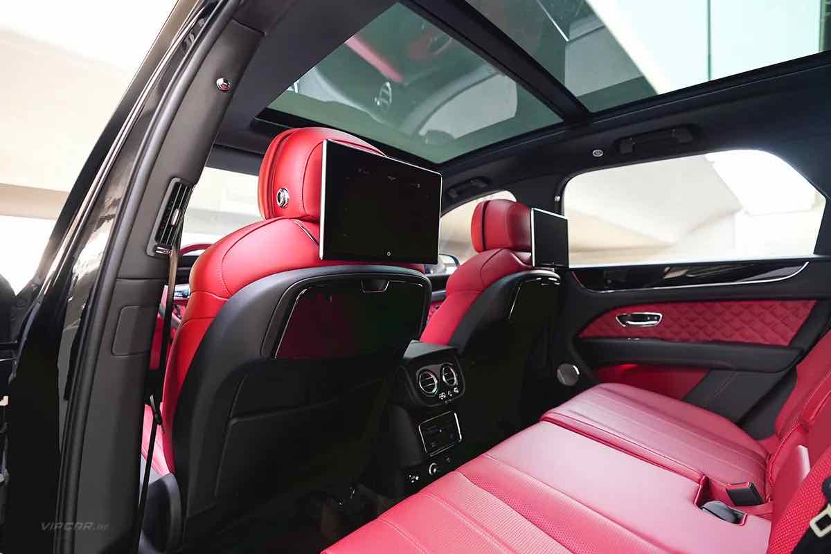 Bentley Bentayga Azure for rent in Dubai, photo 7