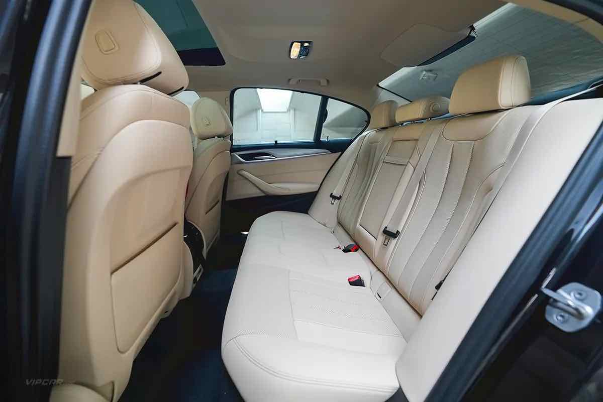 BMW 520i for rent in Dubai, photo 8
