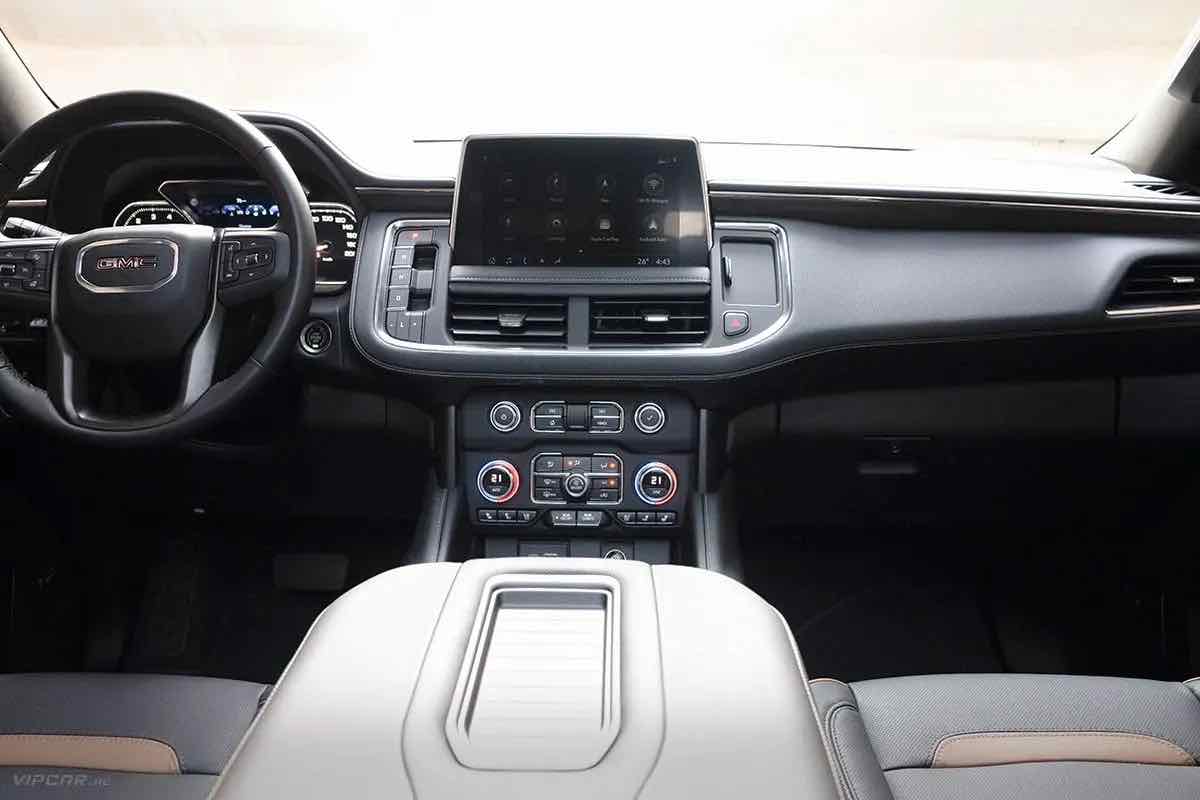 GMC Yukon AT4 for rent in Dubai, photo 5