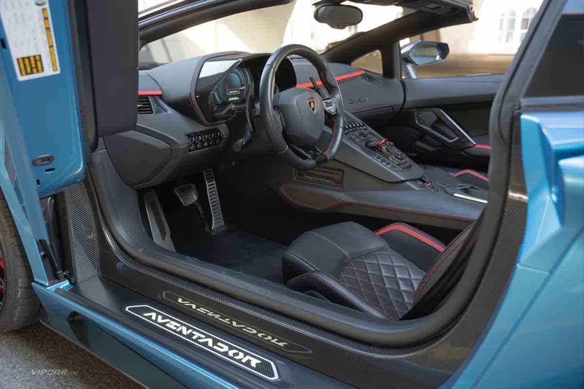 Lamborghini Aventador S Roadster for rent in Dubai, photo 3