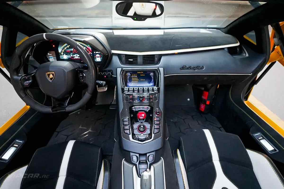 Lamborghini Aventador SVJ for rent in Dubai, photo 2