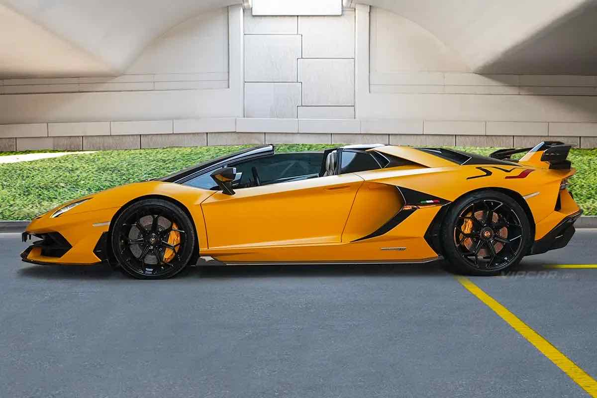 Lamborghini Aventador SVJ for rent in Dubai, photo 4