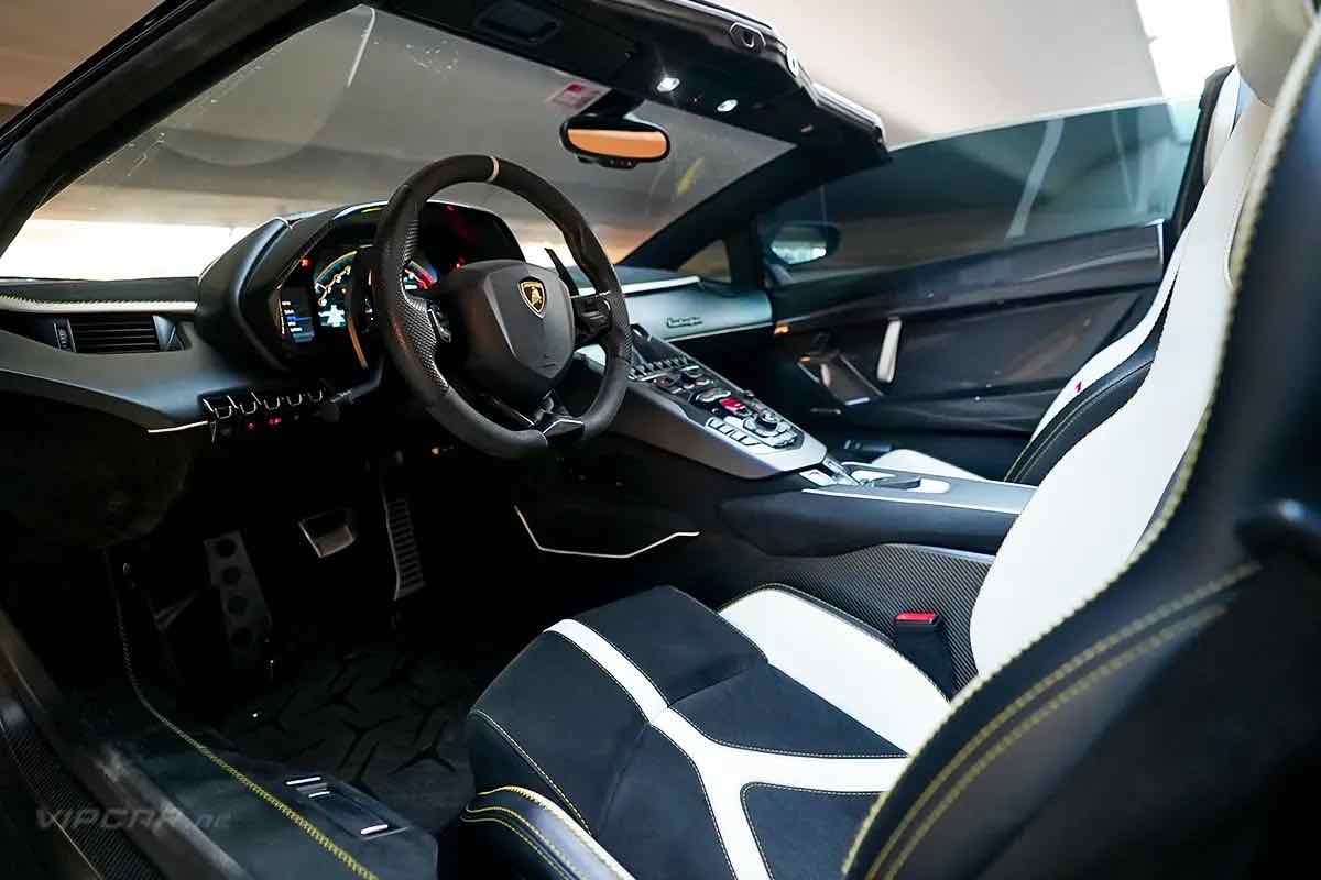 Lamborghini Aventador SVJ for rent in Dubai, photo 7
