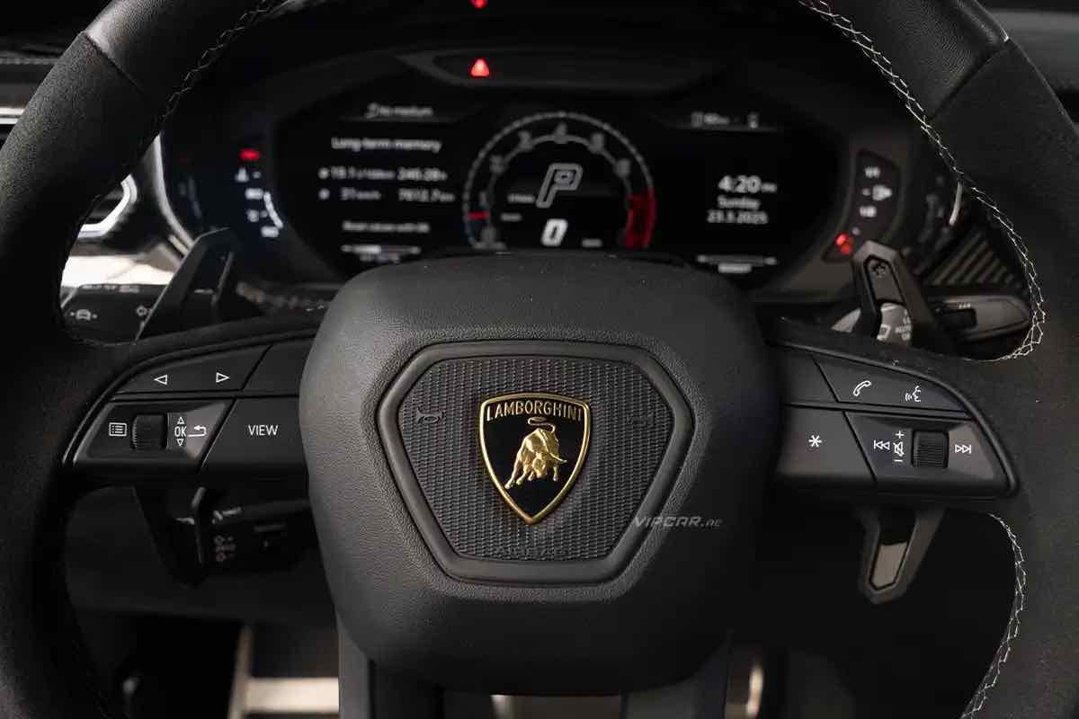 Lamborghini Urus Performante for rent in Dubai, photo 3