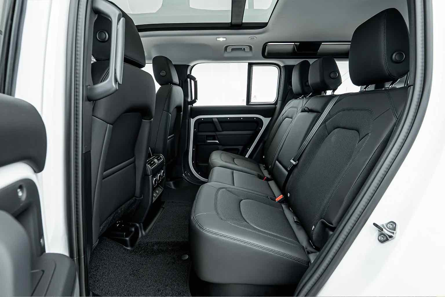 Land Rover Defender 2025 for rent in Dubai, photo 4