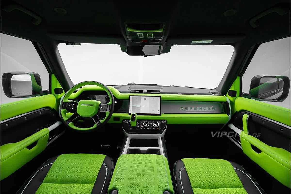 Land Rover Defender Kahn for rent in Dubai, photo 2