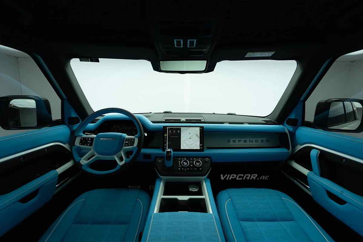 Land Rover Defender Kahn Edition for rent in Dubai, photo 2