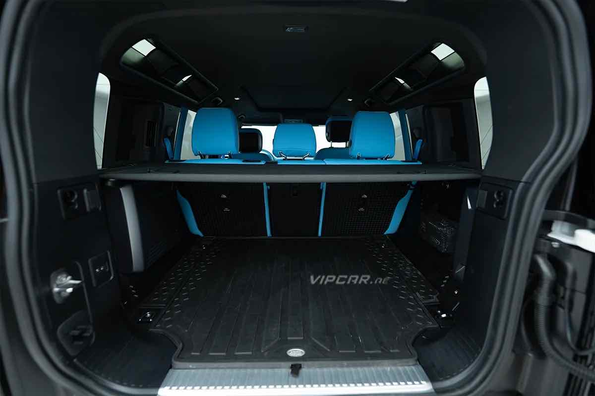Land Rover Defender Kahn Edition for rent in Dubai, photo 5