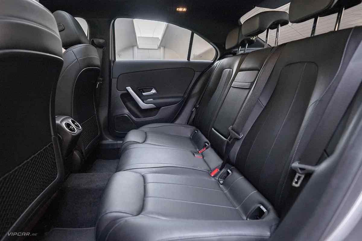 Mercedes Benz A220 for rent in Dubai, photo 7