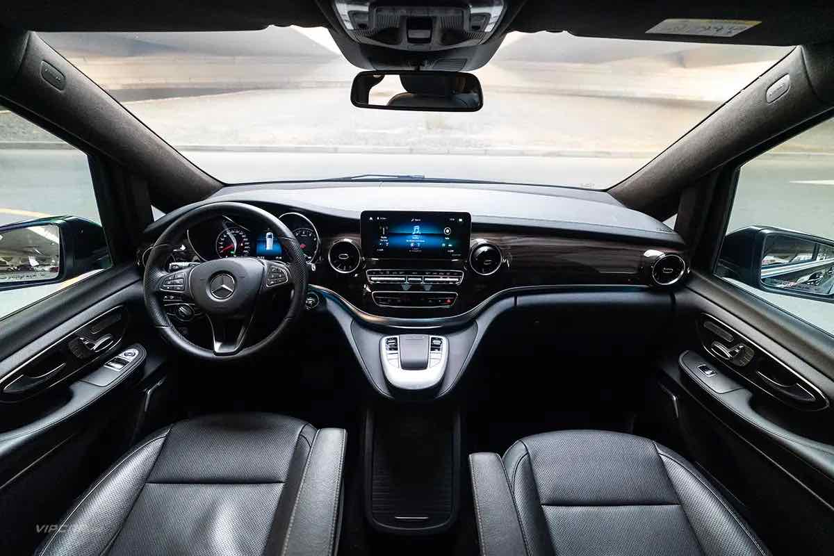 Mercedes Benz V 250 for rent in Dubai, photo 2