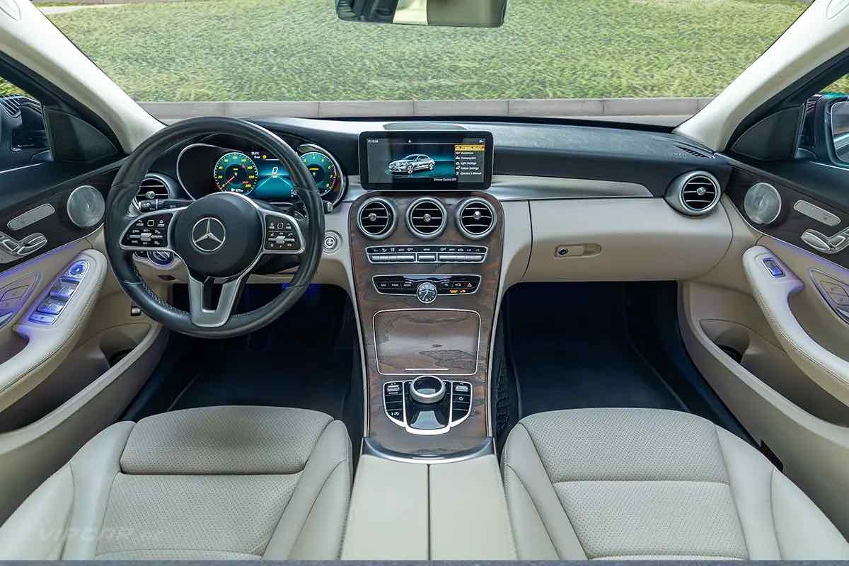 Mercedes C300 for rent in Dubai, photo 5
