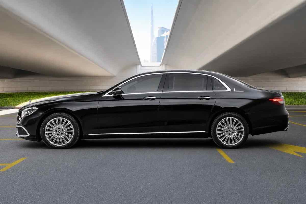 Mercedes E300 for rent in Dubai, photo 2