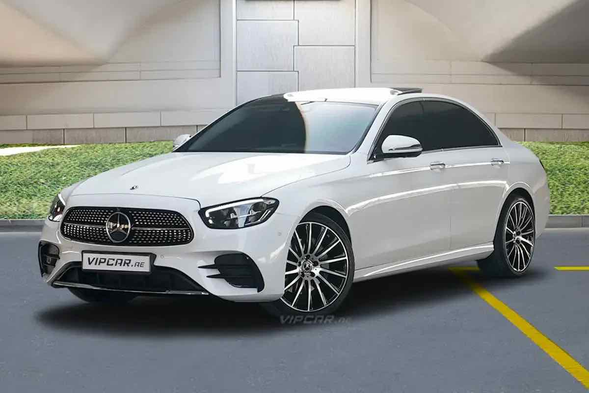 Mercedes E350, luxury car rental in Dubai