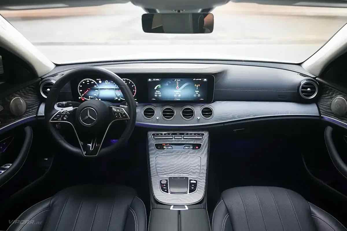 Mercedes E350 for rent in Dubai, photo 5