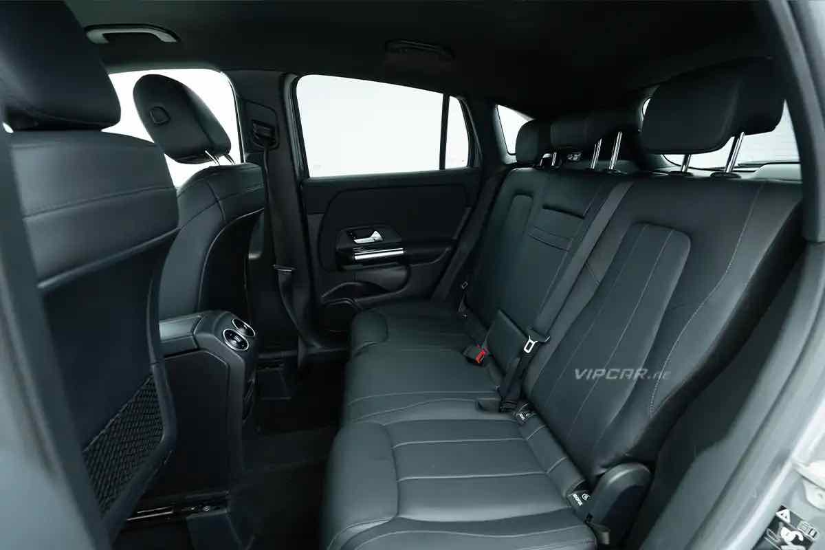 Mercedes GLA 250 for rent in Dubai, photo 4