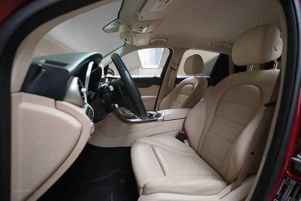 Mercedes GLC 300 for rent in Dubai, photo 3