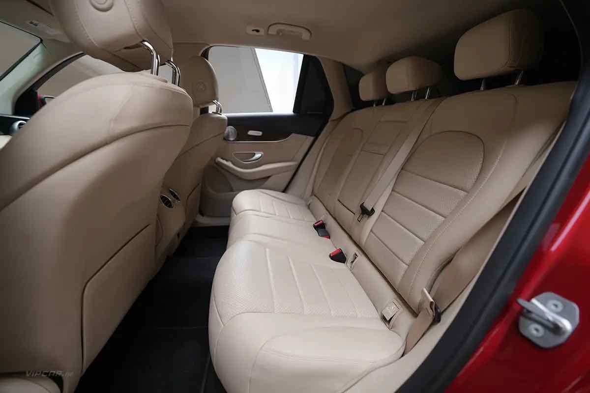 Mercedes GLC 300 for rent in Dubai, photo 6