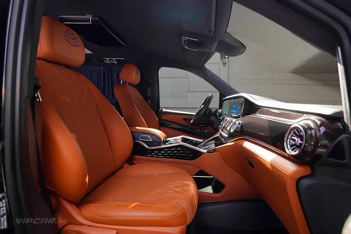Mercedes Maybach V Class for rent in Dubai, photo 5